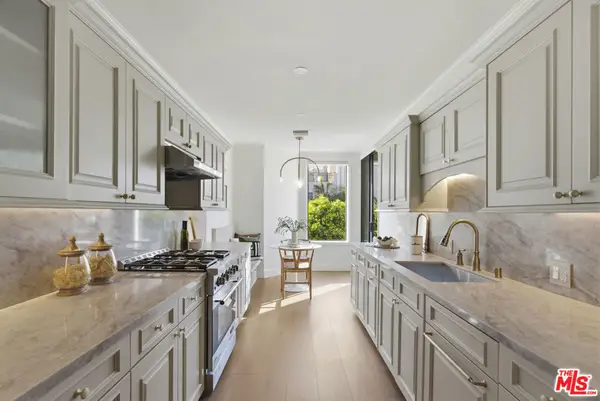 11808 Dorothy Street #206, Los Angeles, CA 90049