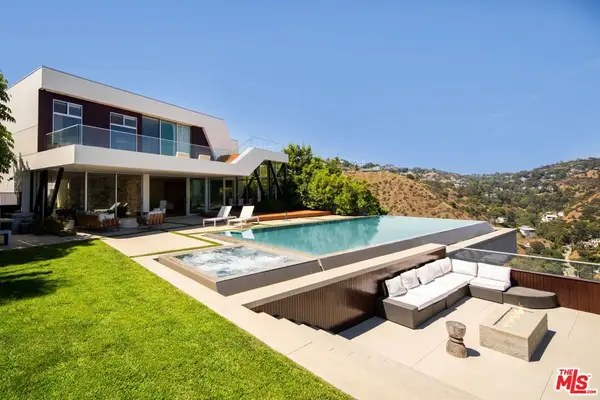 2008 Hercules Drive, Los Angeles, CA 90046