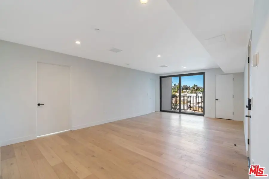 4506 Dockweiler Street #301, Los Angeles, CA 90019 - #3