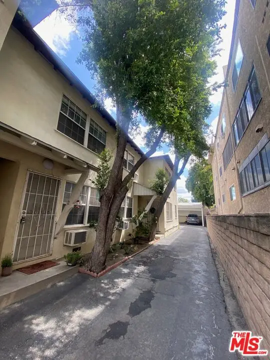 6254 Whitsett Avenue, North Hollywood, CA 91606 - #3