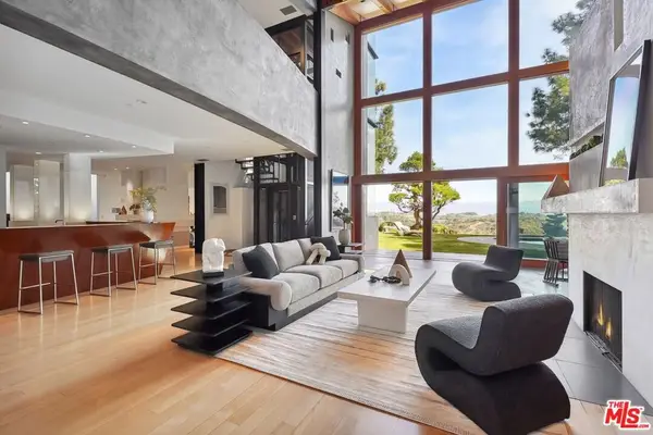 2238 Stradella Road, Los Angeles, CA 90077