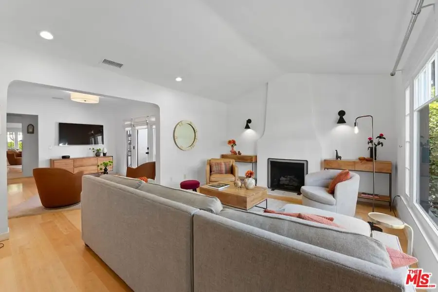 8814 Rosewood Avenue, Los Angeles, CA 90048 - #2