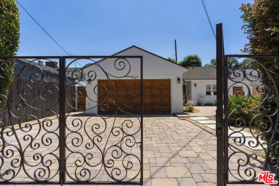 13732 Wyandotte Street, Van Nuys, CA 91405 - #3