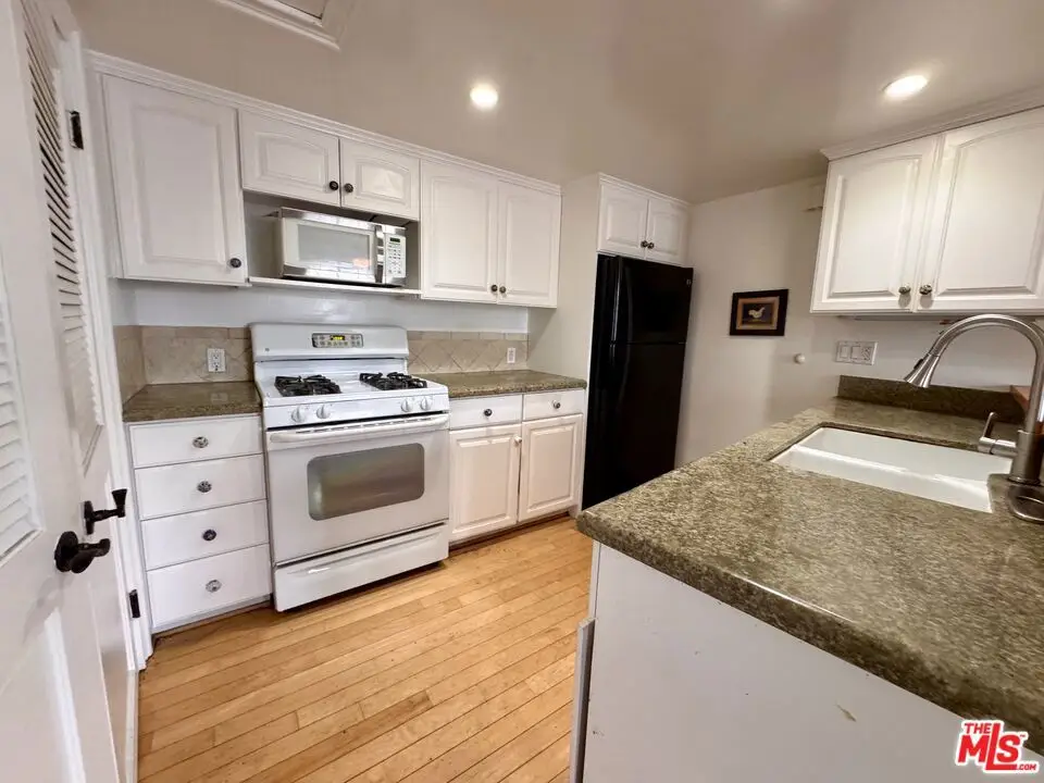 7025 Glade Avenue #5, Canoga Park, CA 91303 - #1