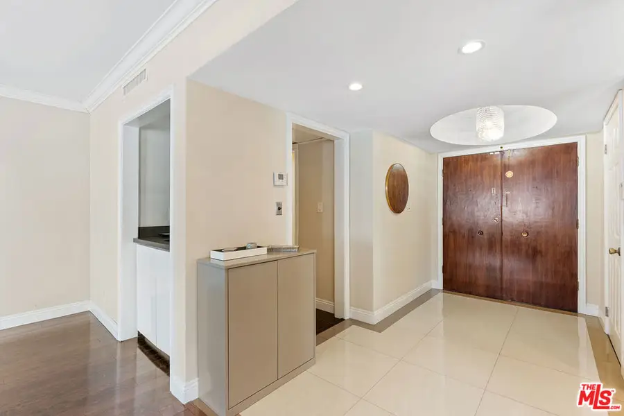 419 N Oakhurst Drive #203, Beverly Hills, CA 90210 - #2