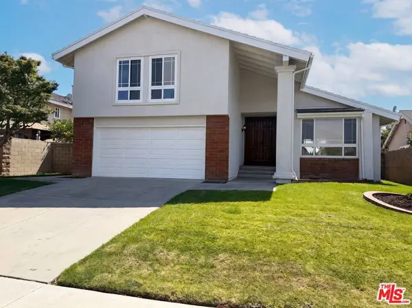 2334 W Chandler Avenue, Santa Ana, CA 92704