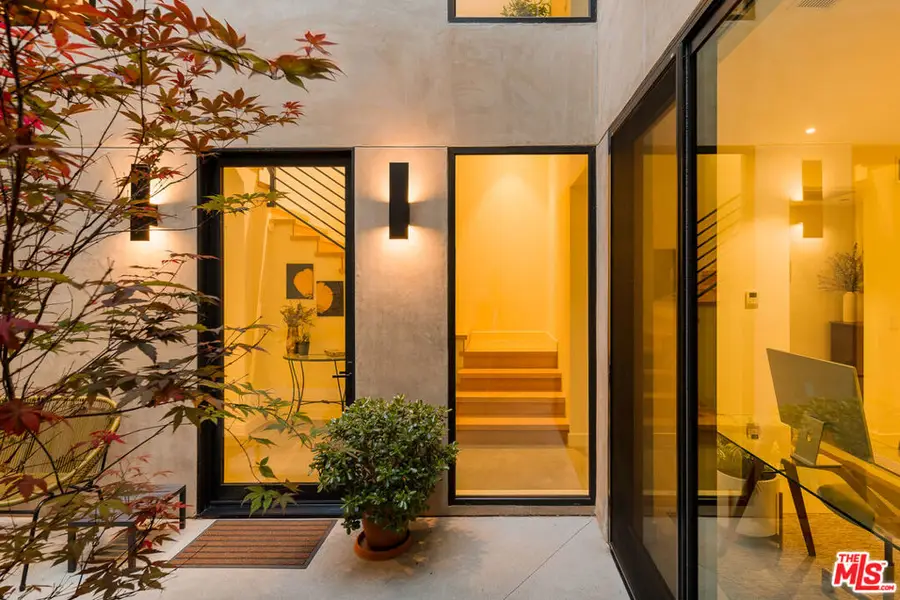 923 N Hilldale Avenue, West Hollywood, CA 90069 - #2
