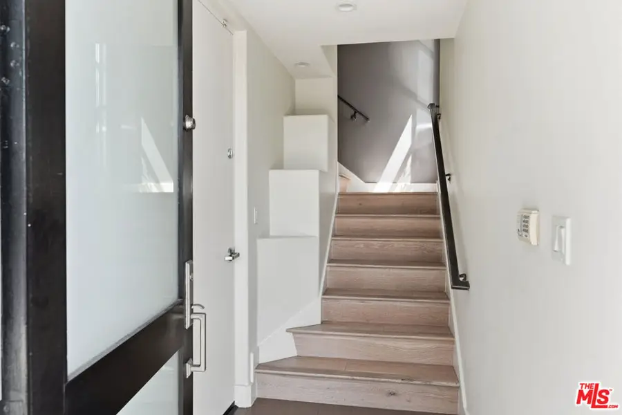 438 Arnaz Drive #106, Los Angeles, CA 90048 - #3