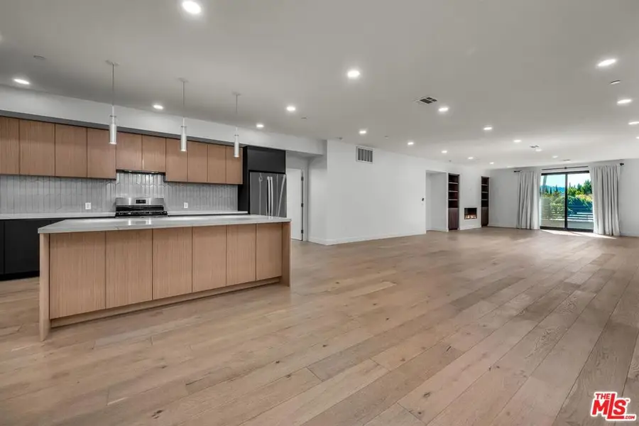 5110 Whitsett Avenue #303, Valley Village, CA 91607 - #2