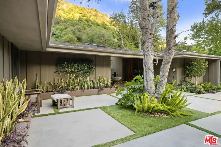 2618 Mandeville Canyon Road, Los Angeles, CA 90049 - #3