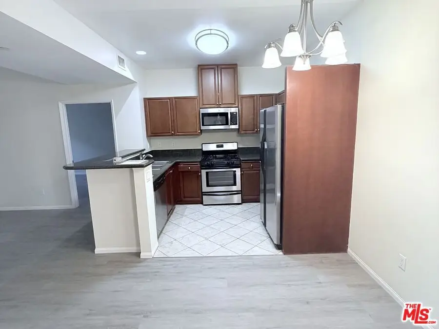 13941 Sherman Way #204, Van Nuys, CA 91405 - #2