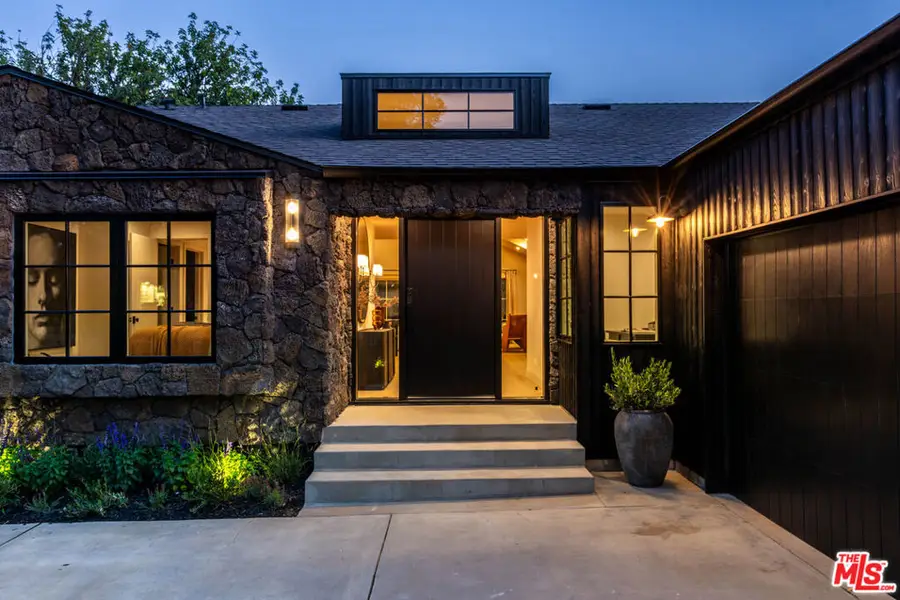 12610 Sarah Street, Studio City, CA 91604 - #2