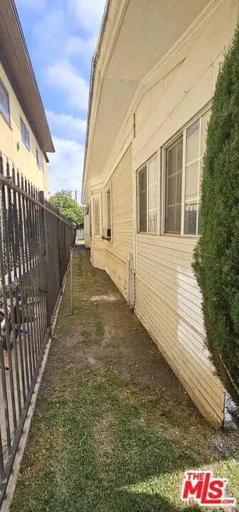 937 E 20th Street, Los Angeles, CA 90011 - #2