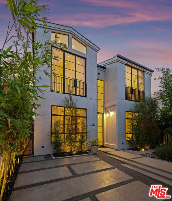 745 Sunset Avenue, Venice, CA 90291