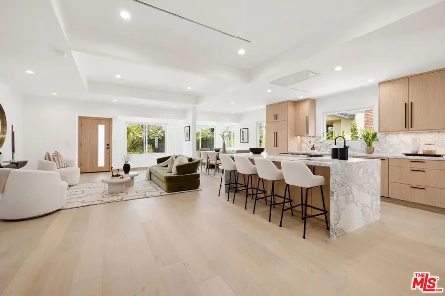 11906 S Park Avenue, Los Angeles, CA 90066 - #2