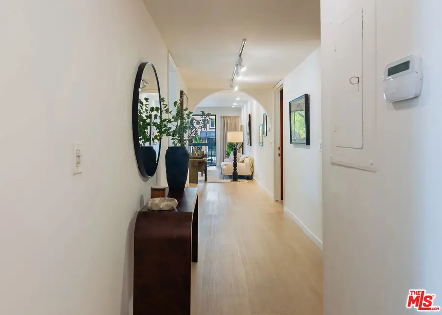 423 N Palm Drive #102, Beverly Hills, CA 90210 - #2