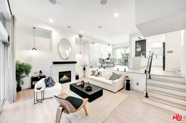 1020 Hilldale Avenue, West Hollywood, CA 90069