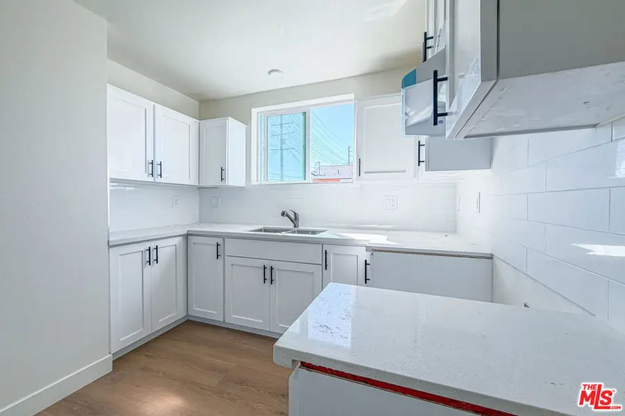 423 E 31st Street, Los Angeles, CA 90011 - #2