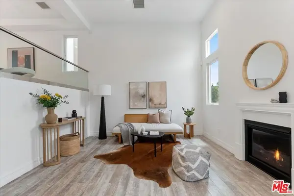 11947 Riverside Drive, Valley Village, CA 91607