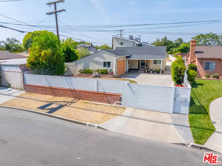 10741 Stagg Street, Sun Valley, CA 91352 - #3