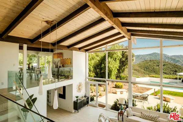26094 Mulholland Highway, Calabasas, CA 91302