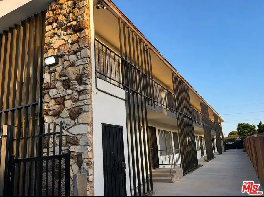 538 W 82nd Street, Los Angeles, CA 90044 - #2