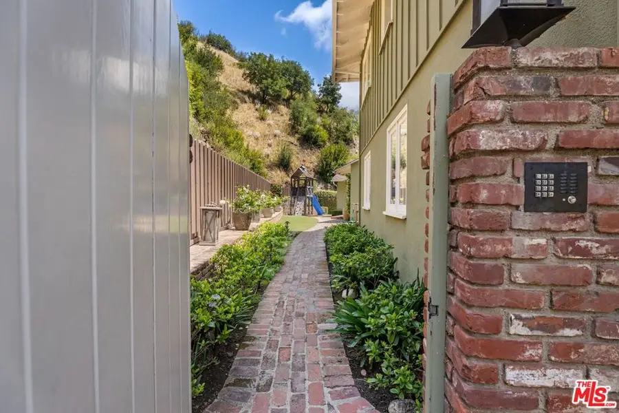 3820 Mandeville Canyon Road, Los Angeles, CA 90049 - #2