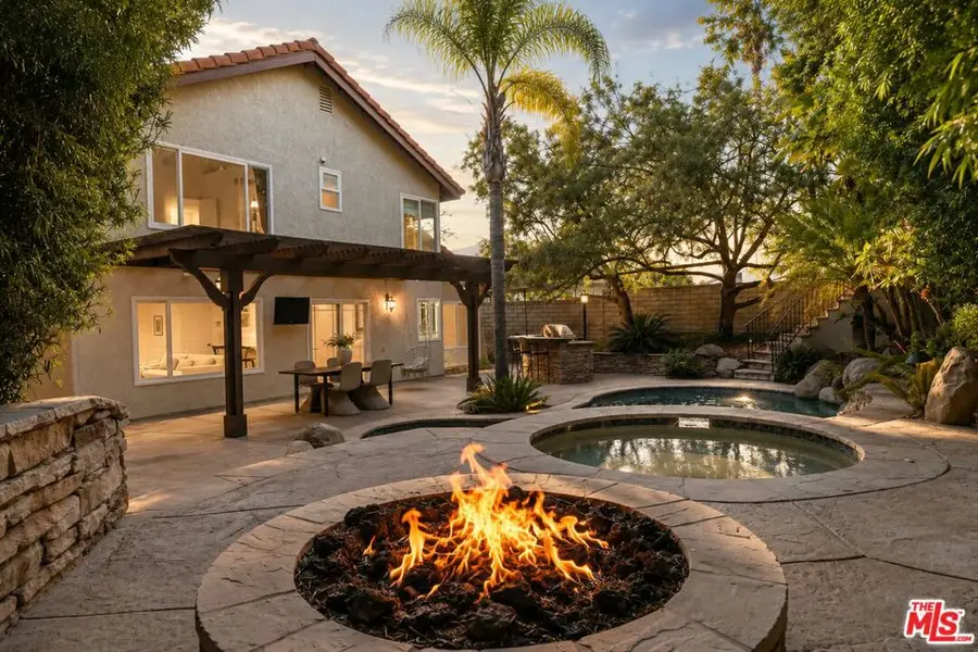 2233 Country Park Court, Thousand Oaks, CA 91362 - #2