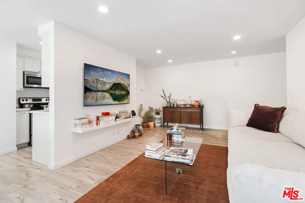 525 N Sycamore Avenue #301, Los Angeles, CA 90036 - #1