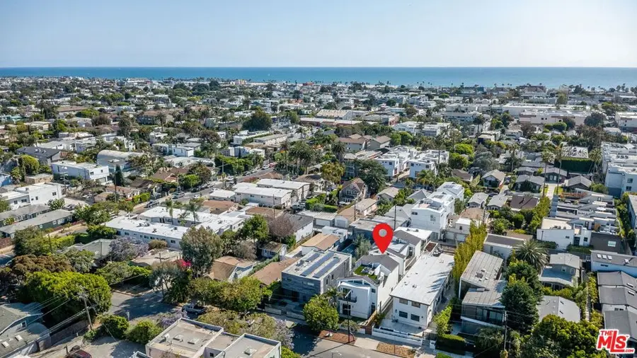 337 6th Avenue, Venice, CA 90291 - #3
