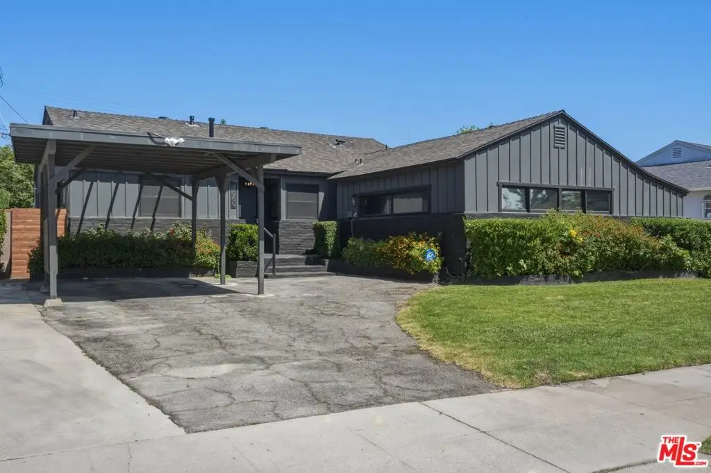 7960 Aldea Avenue, Lake Balboa, CA 91406 - #1