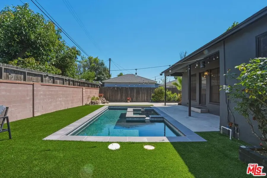 7960 Aldea Avenue, Lake Balboa, CA 91406 - #3