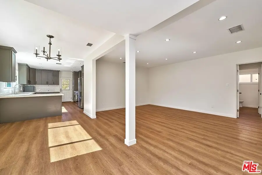 6443 Columbus Avenue, Van Nuys, CA 91411 - #2