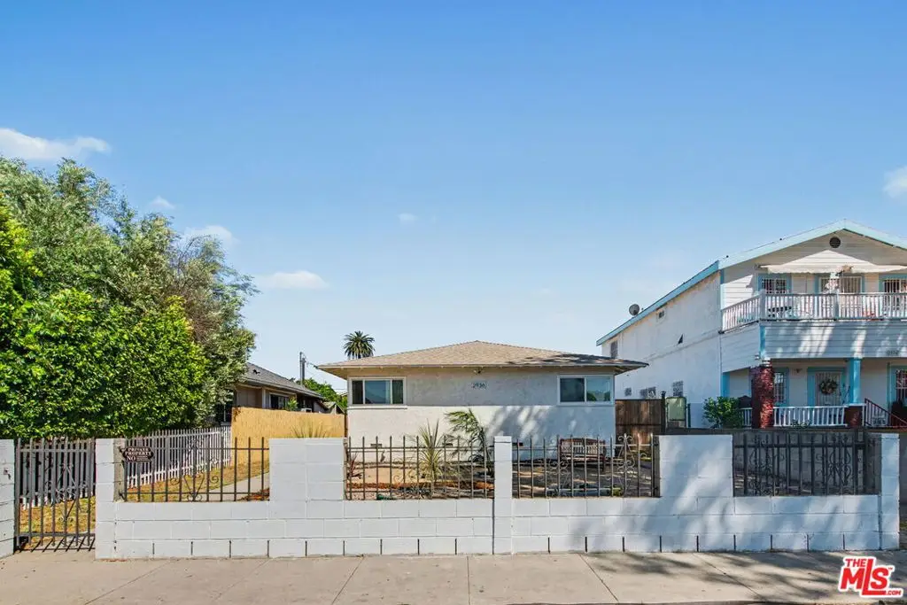2936 S Harvard Boulevard, Los Angeles, CA 90018 - #1