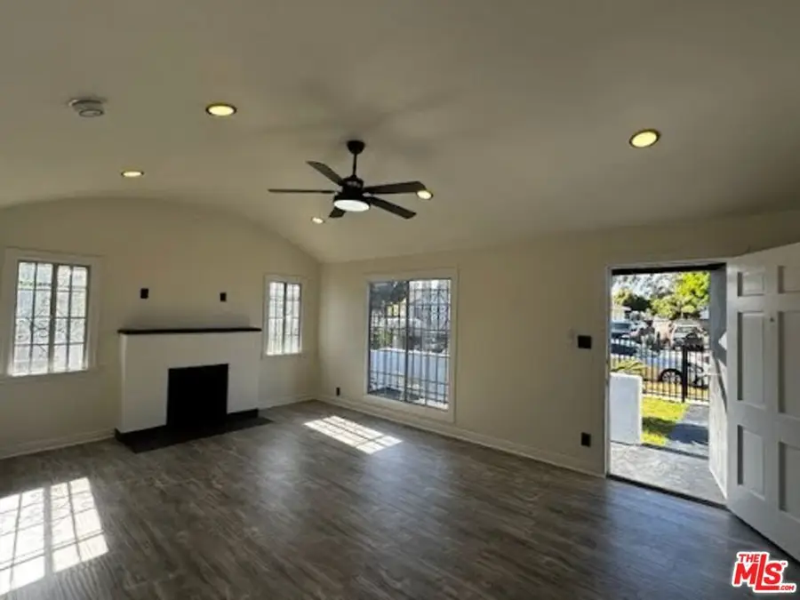 644 E 118th Place, Los Angeles, CA 90059 - #2