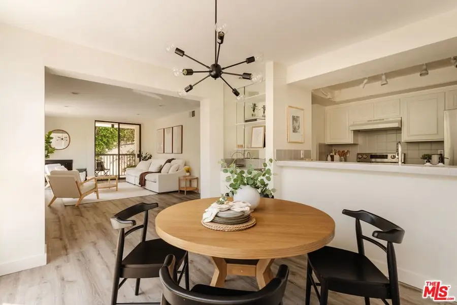 911 N Kings Road #110, West Hollywood, CA 90069 - #3