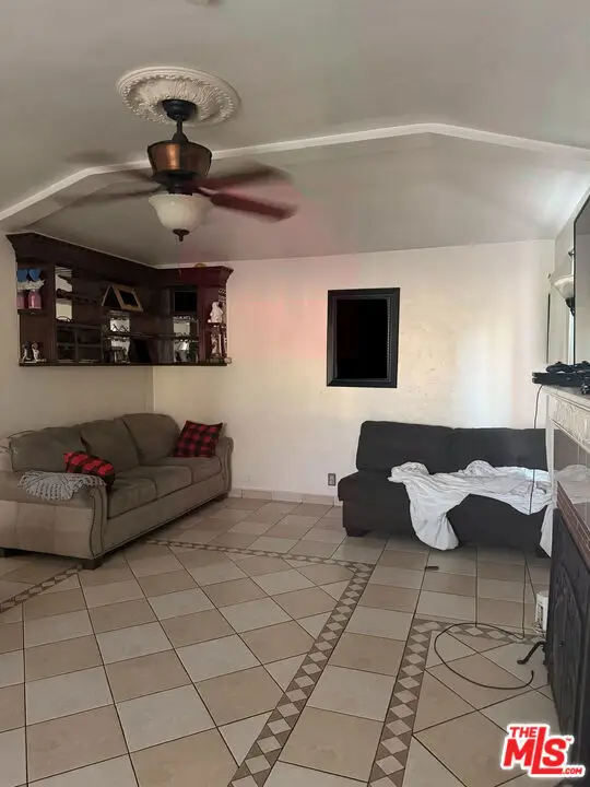 6837 Mayflower Avenue, Bell, CA 90201 - #3