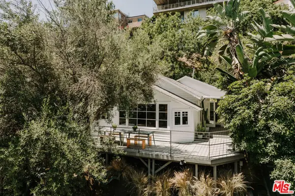 2307 Holly Drive, Los Angeles, CA 90068