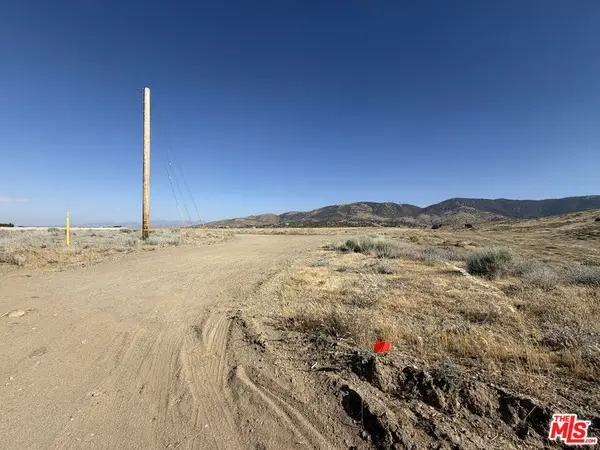 Address Withheld By Seller, Palmdale, CA 93551