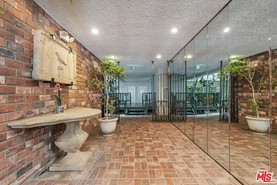 1375 Kelton Avenue #104, Los Angeles, CA 90024 - #3