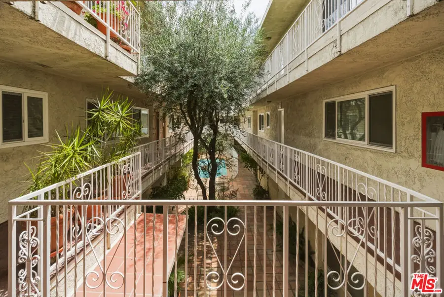 5301 Yarmouth Avenue #10, Encino, CA 91316 - #2