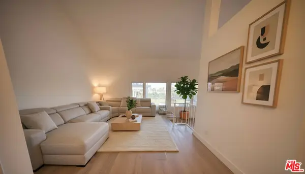 12721 Sanford Street, Los Angeles, CA 90066