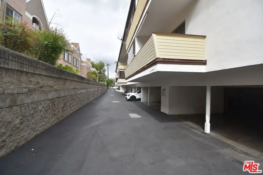 Address Withheld By Seller, Glendale, CA 91202 - #2