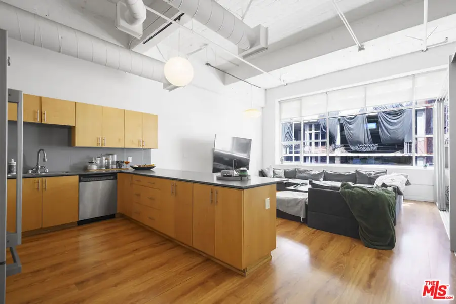 1130 S Flower Street #215, Los Angeles, CA 90015 - #2