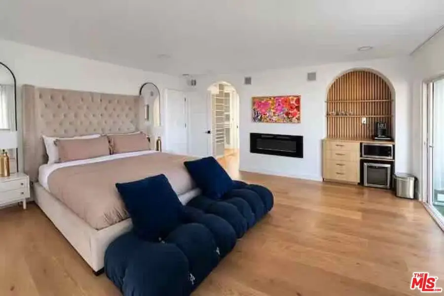 4243 Don Carlos Drive, Los Angeles, CA 90008 - #3