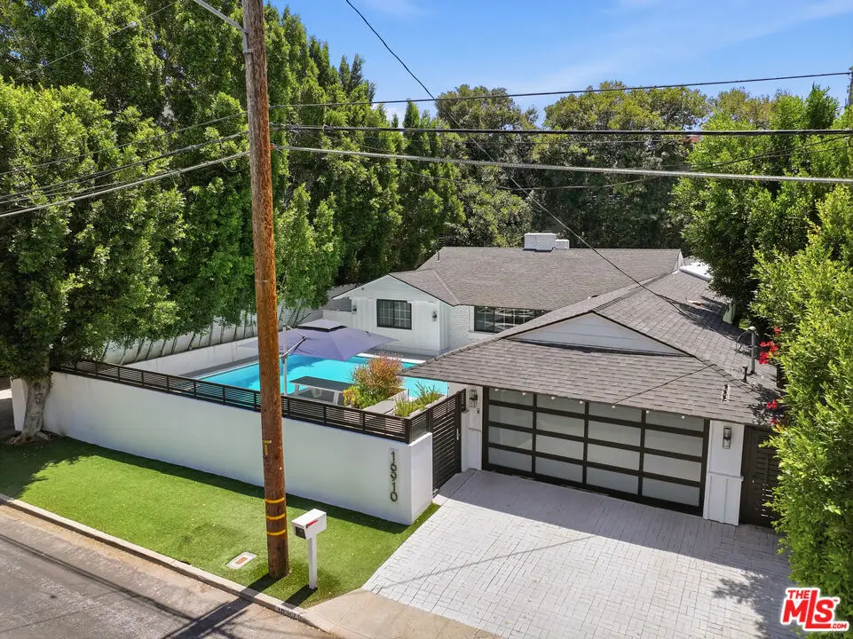 16910 Magnolia Boulevard, Encino, CA 91316 - #1