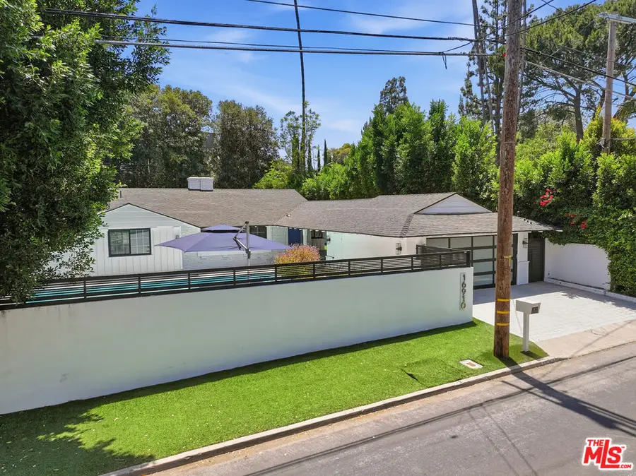16910 Magnolia Boulevard, Encino, CA 91316 - #2