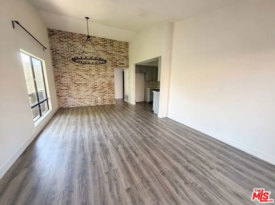 7300 Corbin Avenue #M, Reseda, CA 91335 - #3