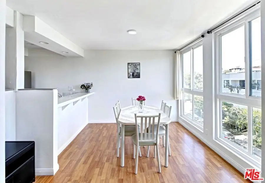 911 N Kings Road #310, West Hollywood, CA 90069 - #3