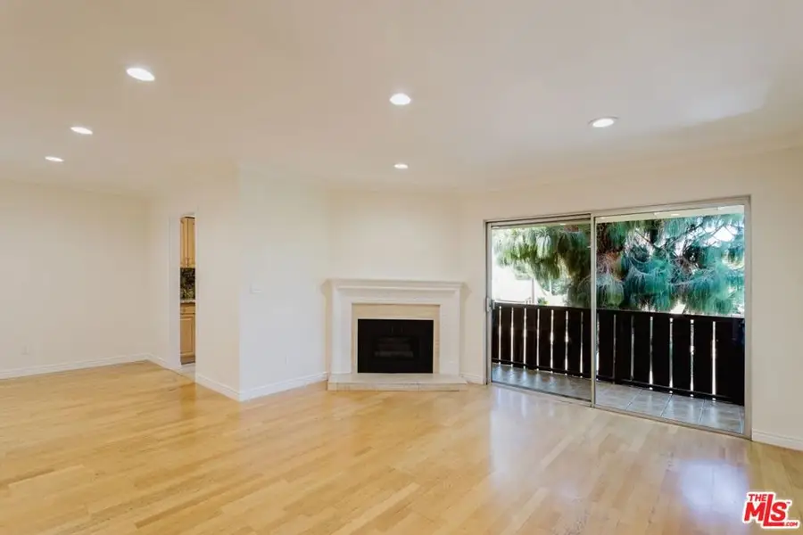 14980 Victory Boulevard #201, Van Nuys, CA 91411 - #3